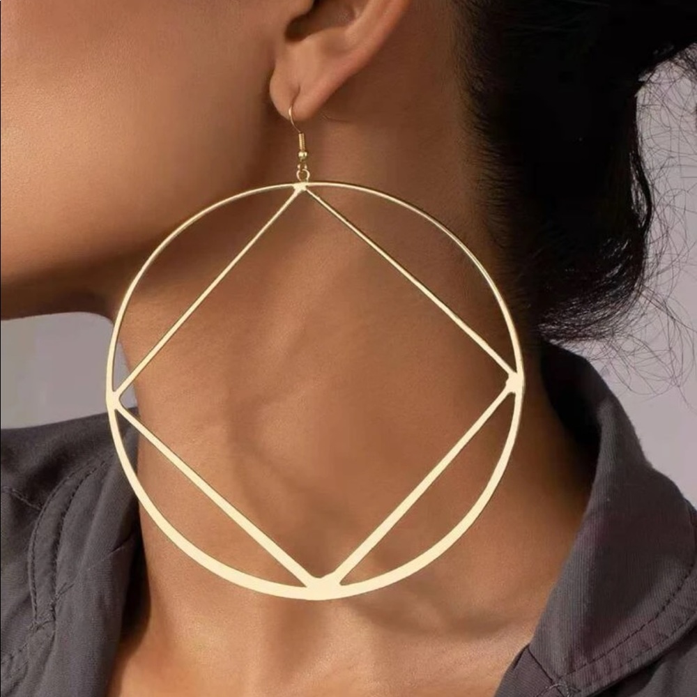 NWOT Oversized Geometric Drop Earrings